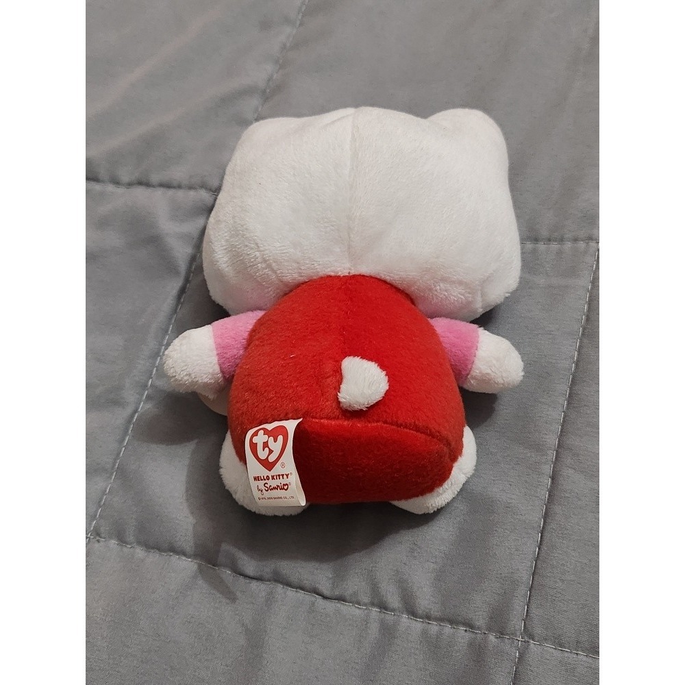 Ty Beanie Babies Hello Kitty Red Overalls Pink Shirt Plush Sanrio 2009 Heart Tag - Picture 2 of 2